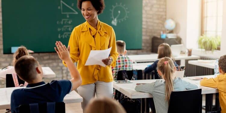 Imagem destacada Novo cenário da aposentadoria para docentes: entenda as mudanças que chegam em