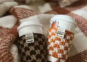 Imagem destacada Capas de crochê para copos: guia completo para criar, personalizar e vender