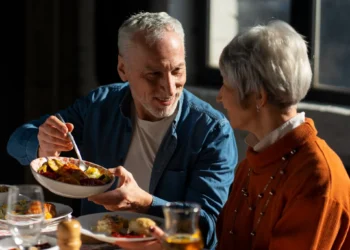 Imagem destacada Teto não é limite: proposta quer manter auxílio alimentação para servidores aposentados