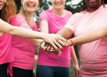 Imagem destacada Outubro Rosa : Como agendar sua mamografia pelo SUS e aproveitar as novidades da campanha