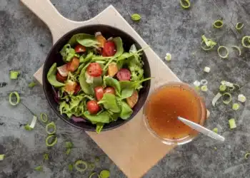 Imagem destacada Salada colorida: passos simples para um prato fresco, nutritivo e cheio de sabor