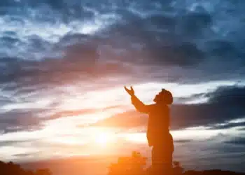 Imagem destacada Oração de fim de semana: compartilhe paz e esperança com quem você ama