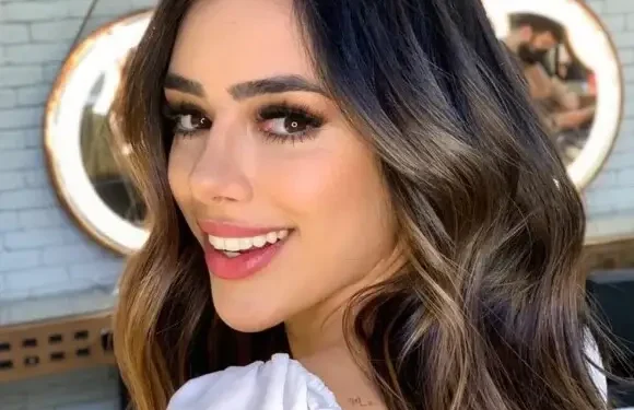 Imagem destacada Mechas caramelo: o toque luminoso de Bruna Biancardi que rejuvenesce qualquer cabelo