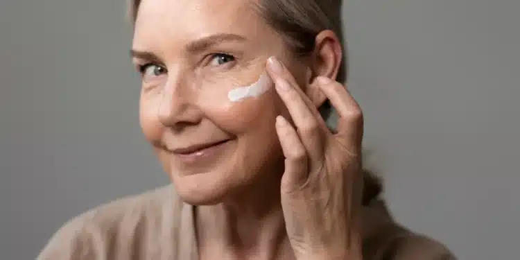 Pele vibrante aos 50+: estratégias simples para manter o viço dia após dia 1 Imagem destacada Pele vibrante aos +: estratégias simples para manter o viço dia após dia