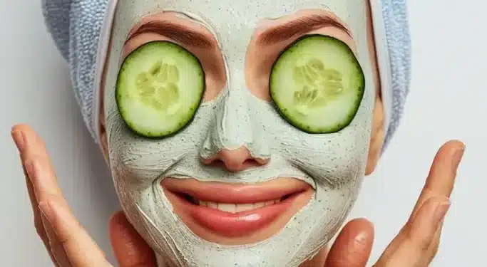 Pepino na Skincare: 6 Receitas Caseiras para Hidratar e Revitalizar a Pele 1 Imagem destacada Pepino na Skincare: Receitas Caseiras para Hidratar e Revitalizar a Pele