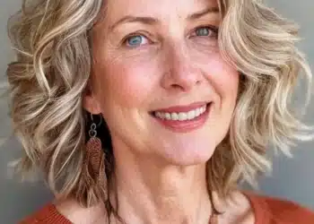 Imagem destacada cores que rejuvenescem: como disfarçar os fios brancos com personalidade