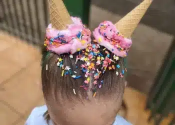 Imagem destacada ideias de cabelo maluco para meninas brilharem no dia temático da escola