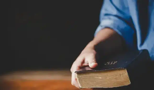 Imagem destacada Salmos antes de dormir: transforme suas noites em momentos de paz e proteção