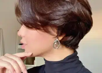 Imagem destacada Corte de cabelo curto: o segredo que vem rejuvenescendo mulheres + em todo o Brasil