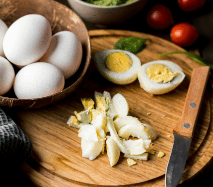 Imagem destacada O Guia Definitivo para Descascar Ovos Facilmente em Segundos