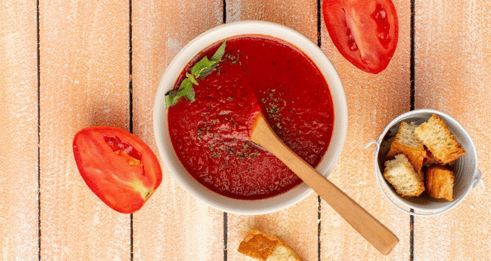 Imagem destacada Molho de tomate da vovó: receita de ingredientes que dura dias na geladeira