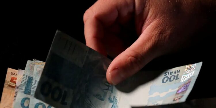 Imagem destacada INSS congela novos consignados: saiba por que quatro bancos foram barrados e o que muda para você