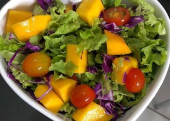 Imagem destacada Salada tropical com manga: receita fácil e refrescante para todas as idades