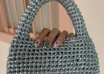 Imagem destacada Fio Metálico no Crochê: Ideias Sofisticadas para um Brilho Elegante