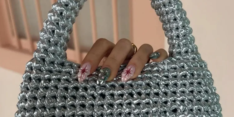 Imagem destacada Fio Metálico no Crochê: Ideias Sofisticadas para um Brilho Elegante
