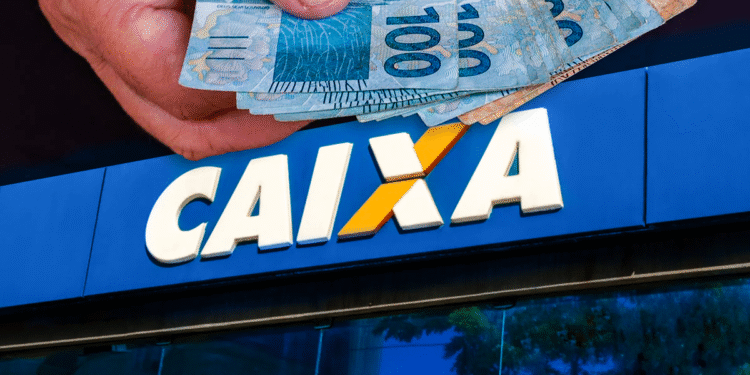 Depósito de R$ 200 da CAIXA: veja se você estará entre os contemplados nesta segunda‑feira 1 CAIXA: Mão segura notas de R$ 100 acima da logo. Ilustração do depósito de R$ 200, detalhando o calendário de pagamento e movimentação de valores para beneficiários.