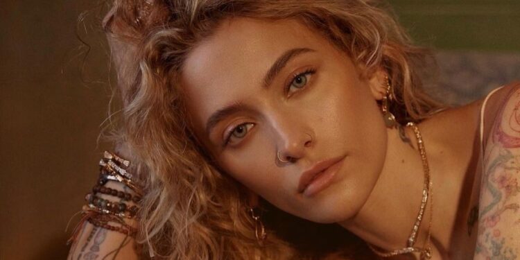 Paris Jackson recupera US$ 625 mil em disputa judicial e anuncia novo single