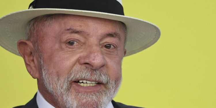 Lula destaca investimentos federais e cobra investigação sobre repasse a Flávio Bolsonaro em Camaçari