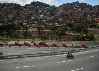 Reaproximação entre Venezuela e Estados Unidos: avanços diplomáticos e limites sociais