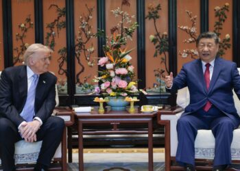 Trump e Xi Jinping reforçam posição contra armas nucleares no Irã e destacam relevância do Estreito de Ormuz