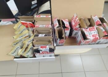 Polícia Federal apreende 20 caixas de remédios para emagrecer sem documentação no Aeroporto de Maringá