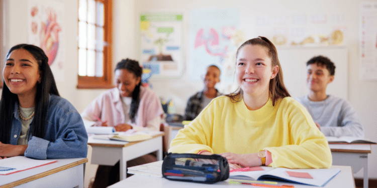 Licença Menstrual para Estudantes: Projeto de Lei 1919/2025 é Aprovado em Comissão