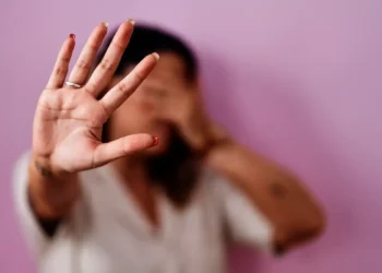 Pensão mensal obrigatória: projeto na Câmara prevê pagamento pelo agressor à vítima de violência doméstica