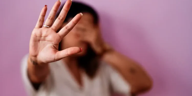 Pensão mensal obrigatória: projeto na Câmara prevê pagamento pelo agressor à vítima de violência doméstica