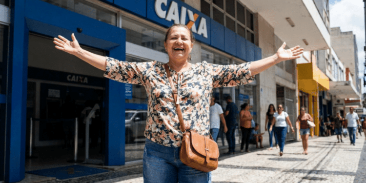 Até R$ 6.220 no saque calamidade do FGTS: quem pode pedir em agosto, setembro e outubro