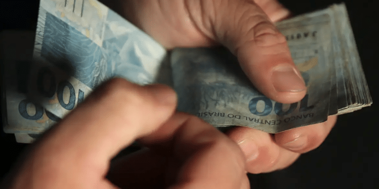 R$ 185,5 bilhões para benefícios: Congresso analisa crédito extra para aposentadorias, BPC e Bolsa Família